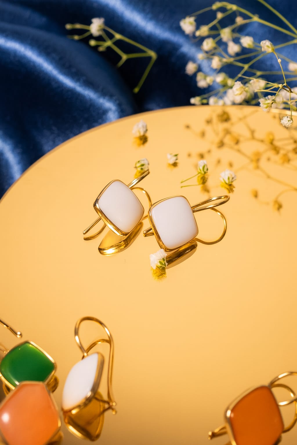 Mohanna’s Prism Glow Earrings