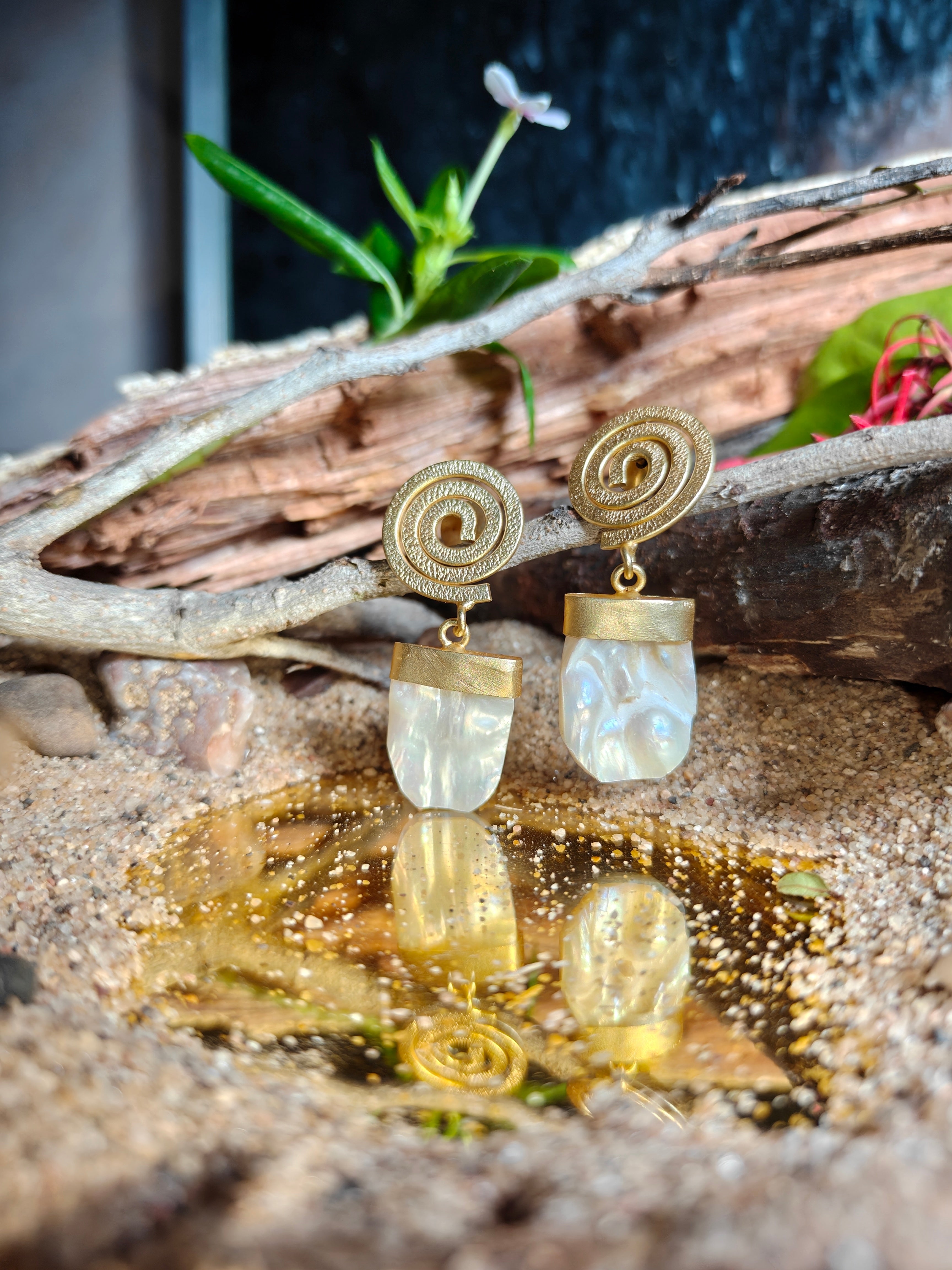 Mohanna's Ethereal Spiral Drops