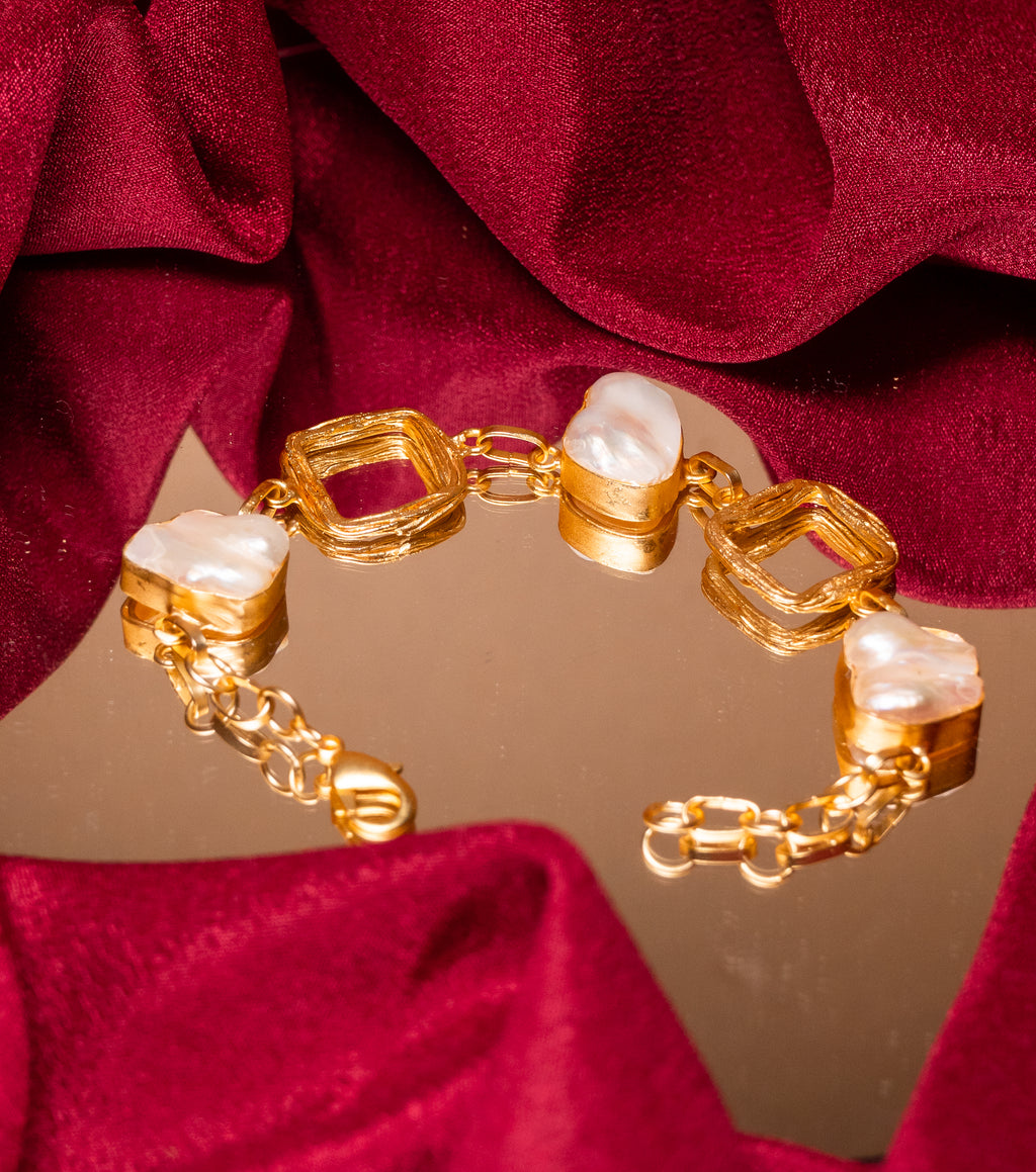 Mohanna’s Golden Frame Pearl Bracelet