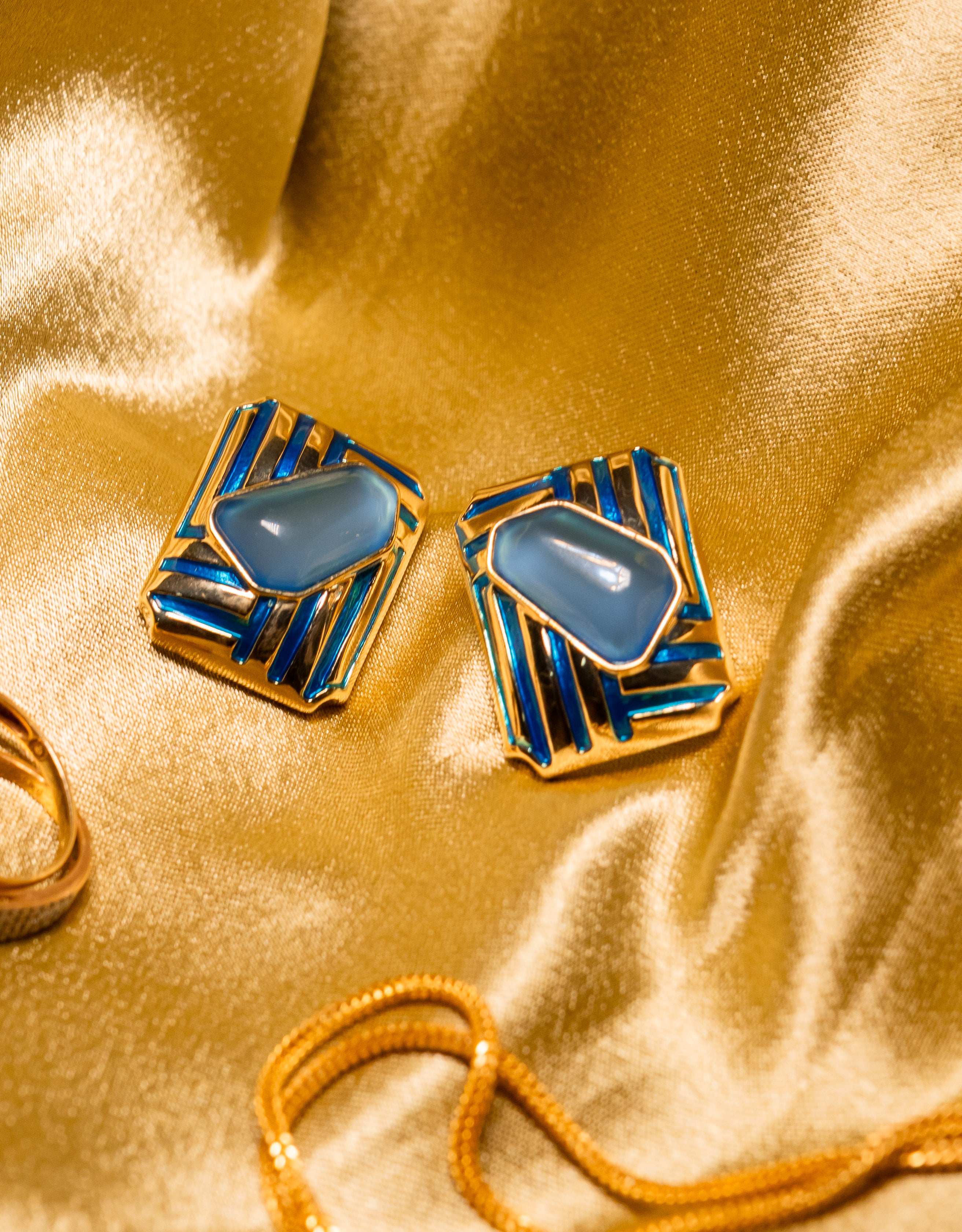 Mohanna’s Azure Prism Earrings